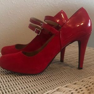 RED PUMPS